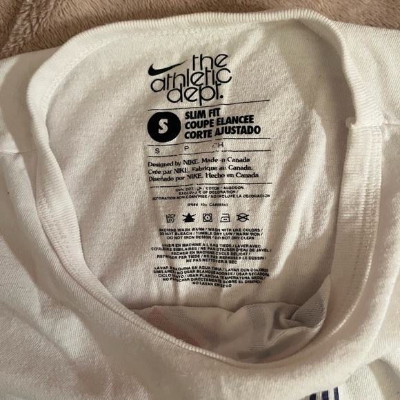 White Nike Shirt with a Quote - Picture 2 of 2